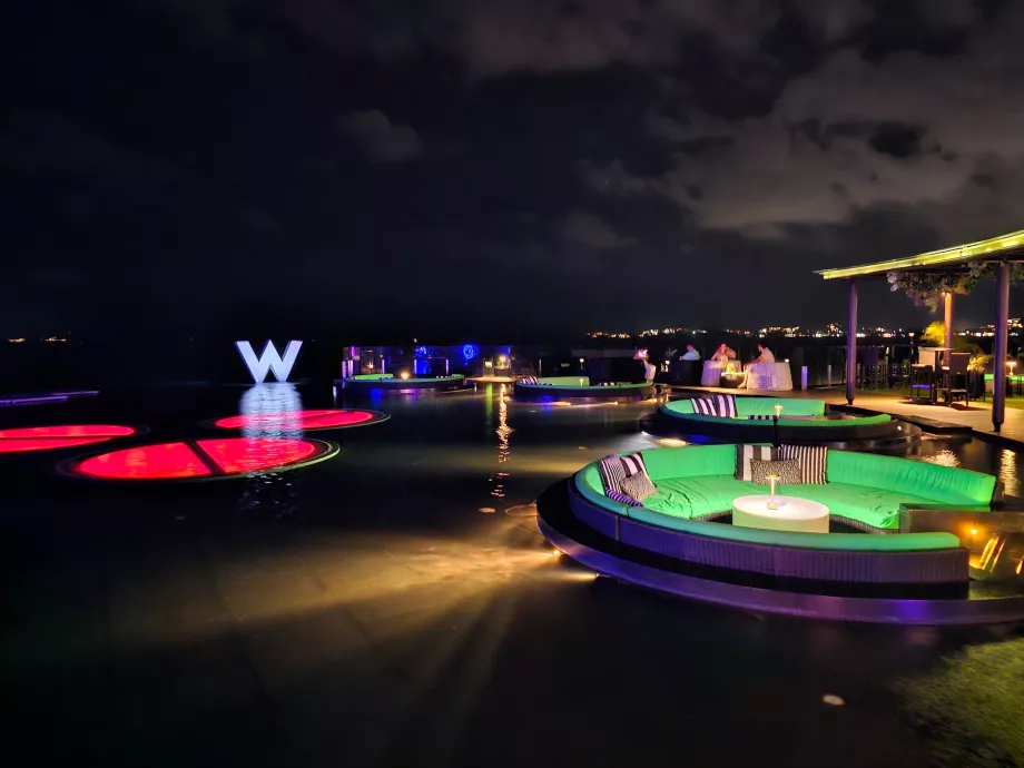 WooBar pärast pimedat