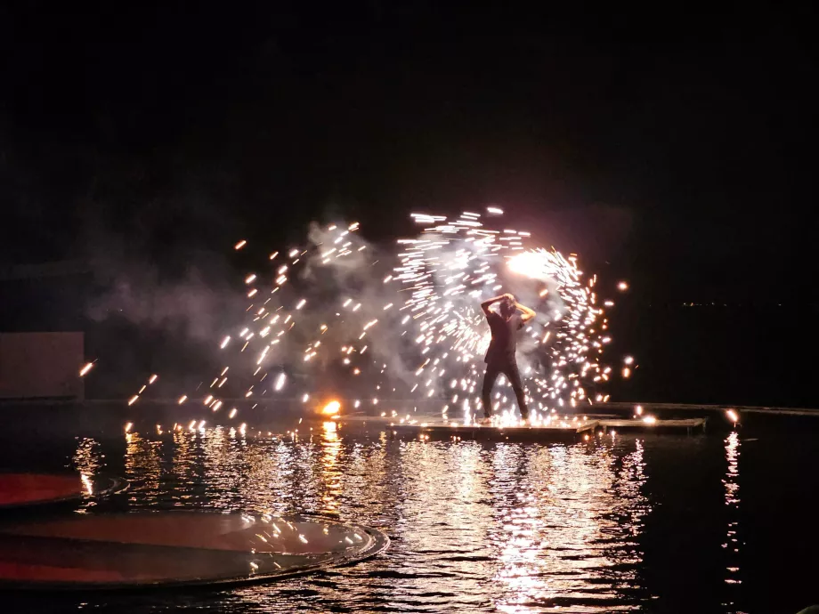 Tulekahju show WooBar'is