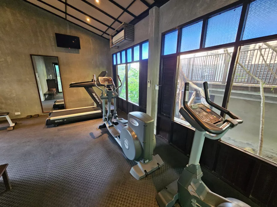 Vanade seadmetega jõusaal