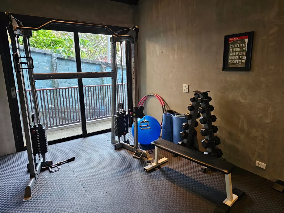 Vanade seadmetega jõusaal