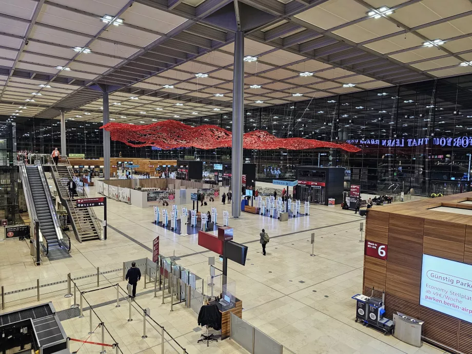 Väljuvate lendude saal, terminal 1