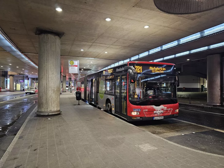 Buss, lennujaam DUS