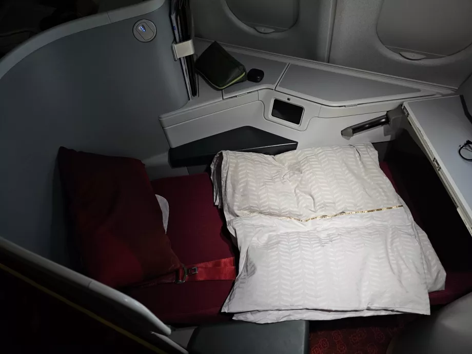 Voodiks lahti harutatud diivan