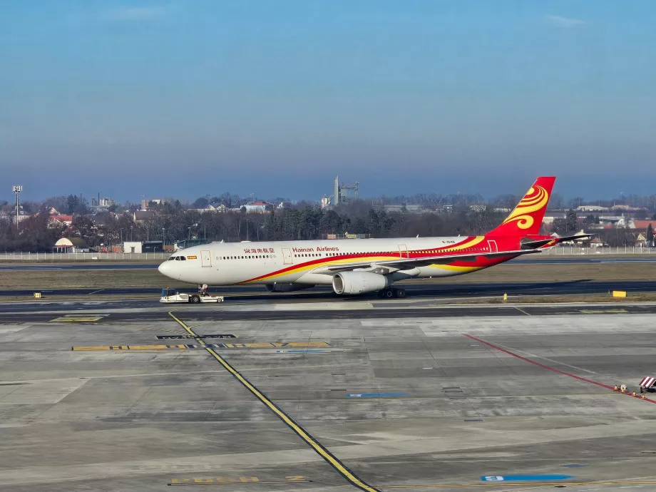 Airbus A330-300 Hainan Airlines Prahas