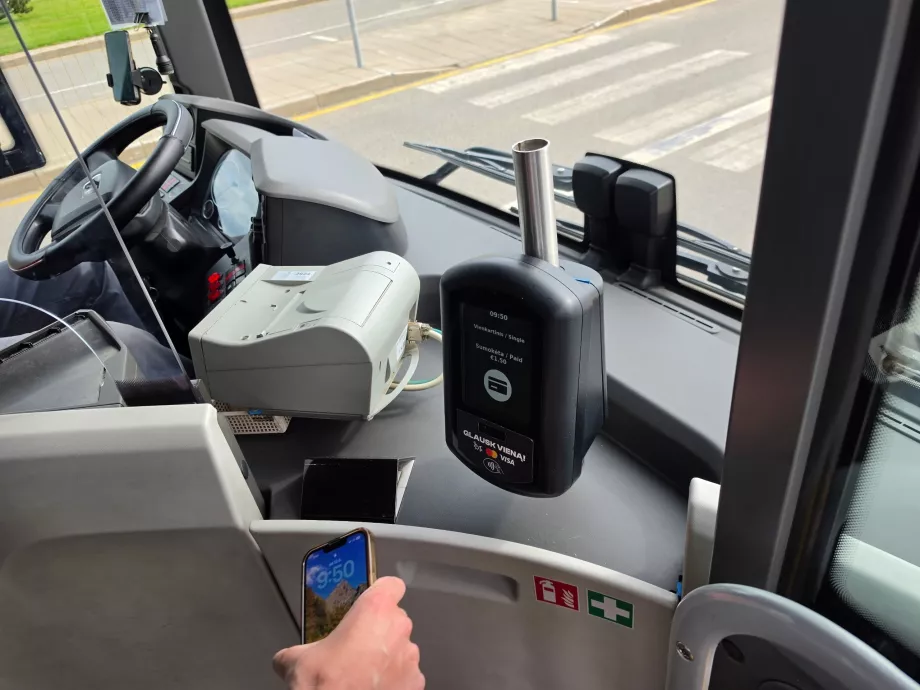 Kaardimakse bussis