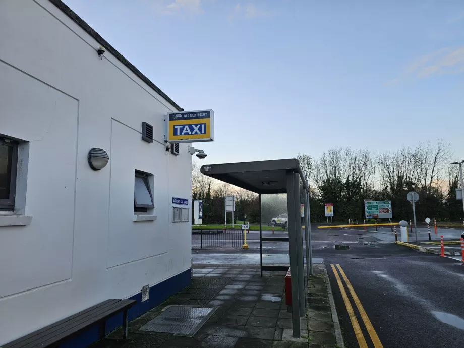 Taksopeatus ja bussipeatus