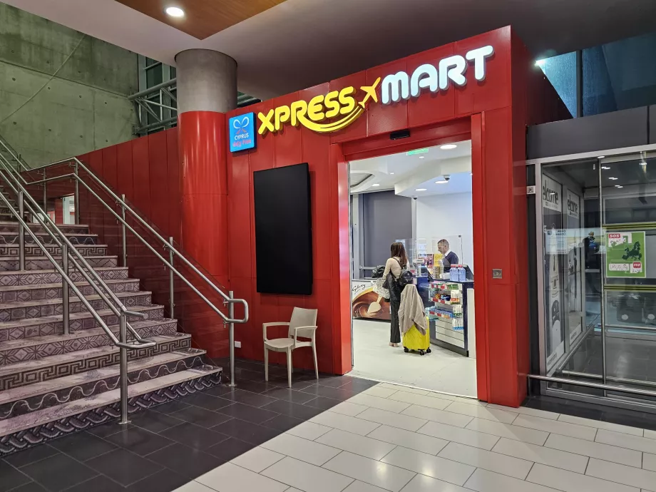 Minimarket saabuvate lendude saalis