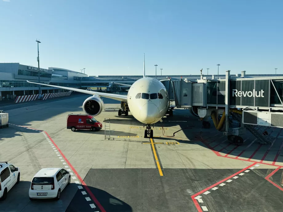 Boeing 787-9 registreerimisnumber A6-BNF