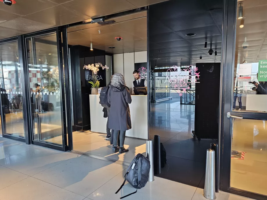 Aspire Lounge (number 26)
