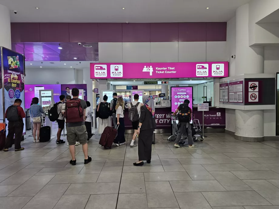 Piletikassad, KLIA rongid