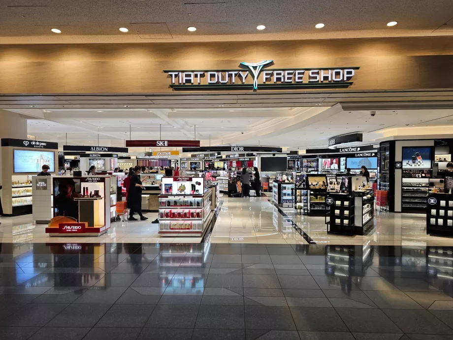 Kauplused terminal 3 transiiditsoonis