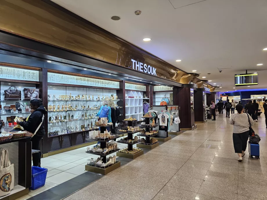 Kauplused, transiitala, terminal 3