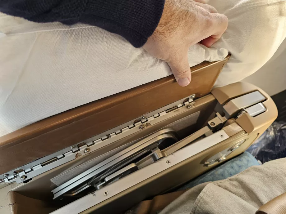 Söögilaua käetugi