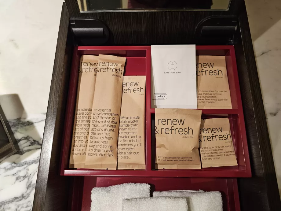 Vannitoas olev mugavuskomplekt