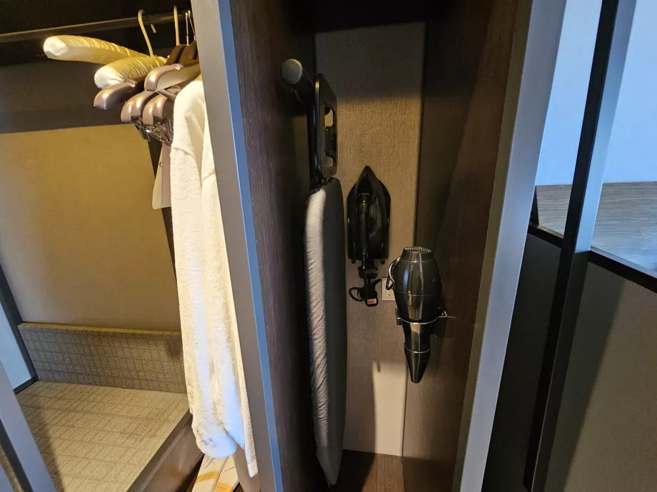 Triikimislaud ja föön