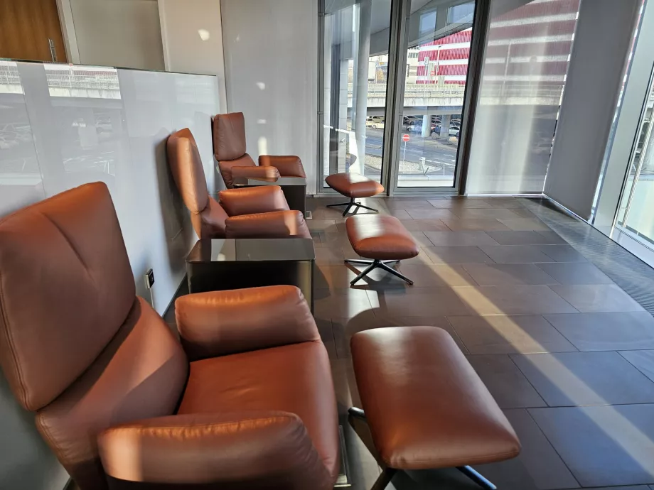 Lounge keskkond - mugavad istmed