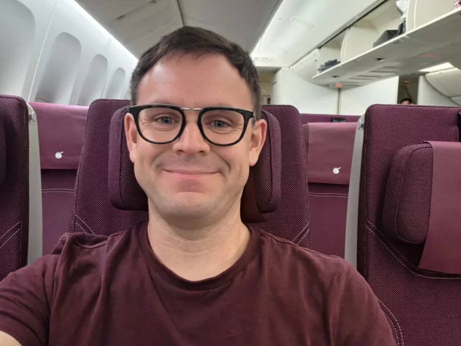 Mina Qatar Airwaysis (mu T-särk sobib salongi värvilahendusega!)