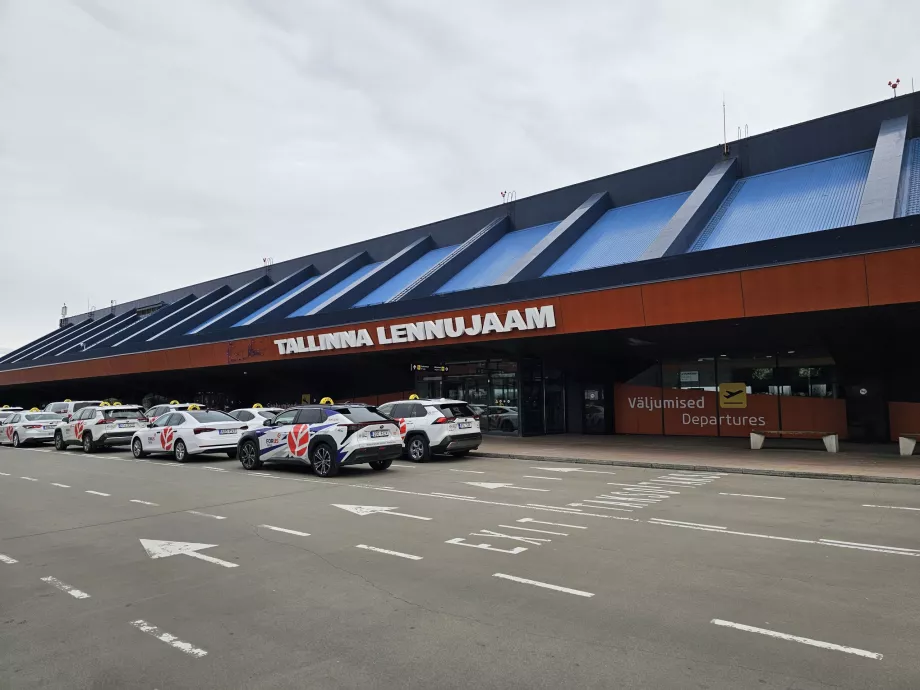 saabumine Tallinna lennujaama kaudu