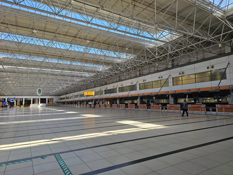 Sisseregistreerimislauad terminalis 2