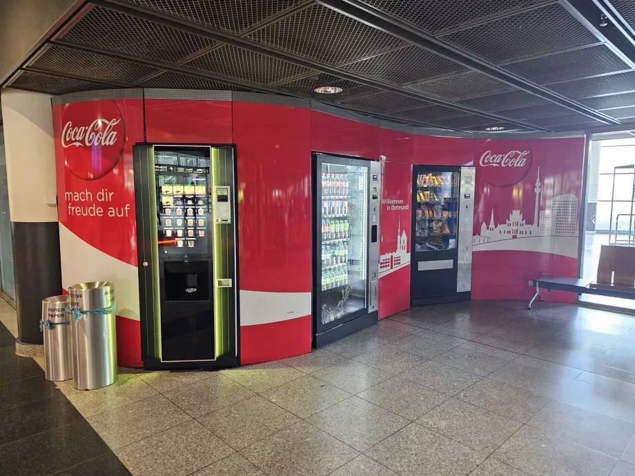 Saabuvate lendude saalis asuvad müügiautomaadid