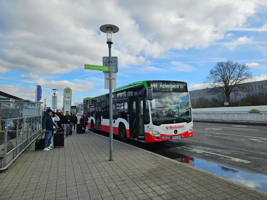 Buss 490 metroojaama