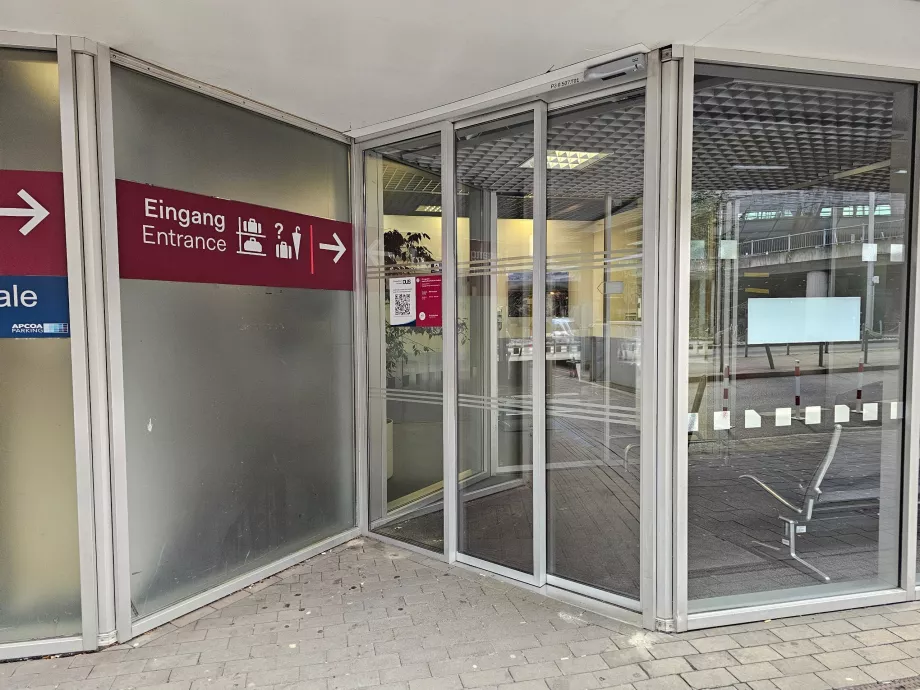 Pagasi hoiustamine terminali vastas asuvas garaažis