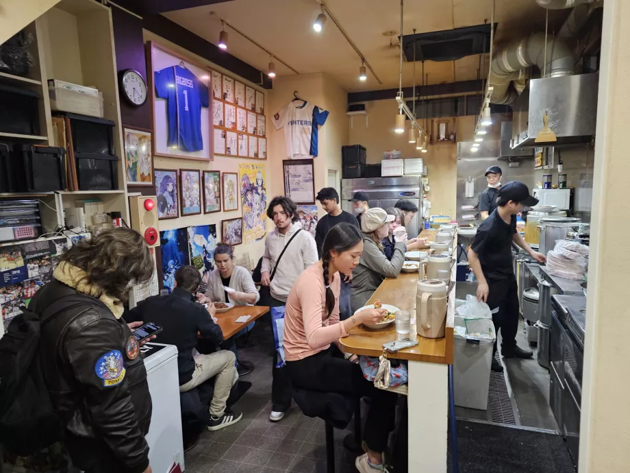 Hinoya Curry, interjöör