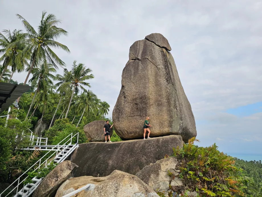 Overlap Stone 1
