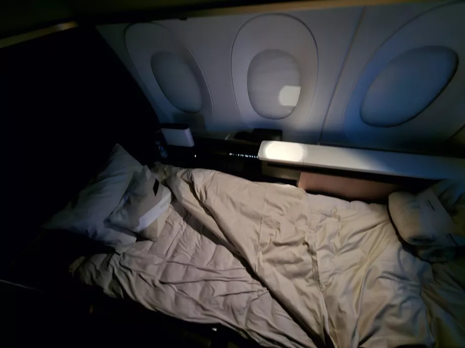 Voodiks lahti harutatud diivan