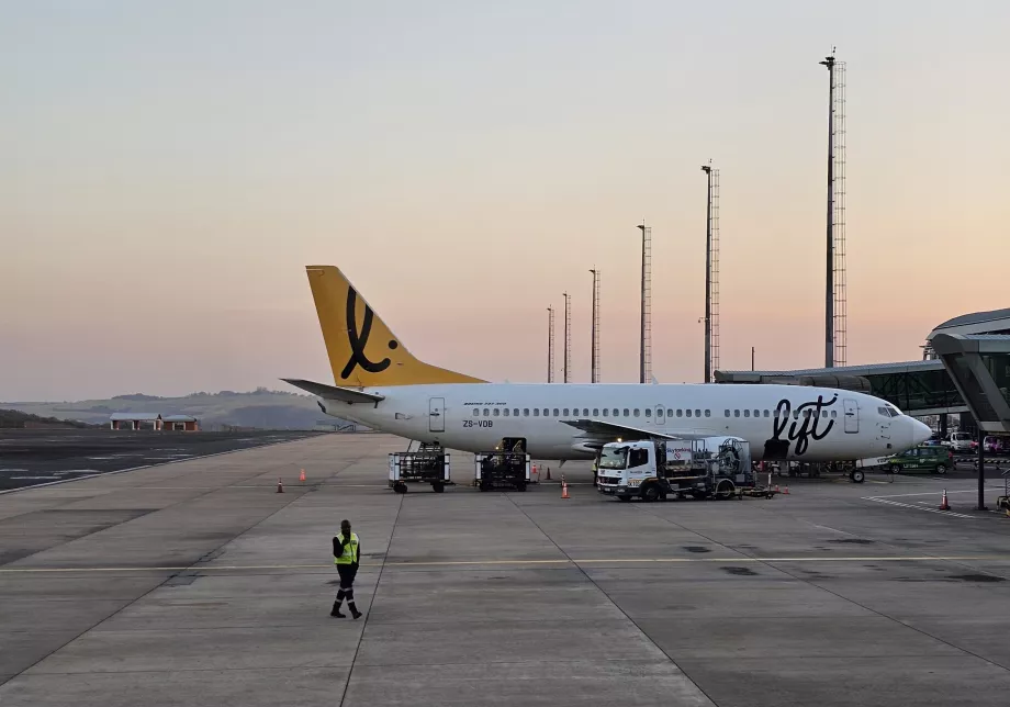 Boeing 737 Durbani lennujaamas