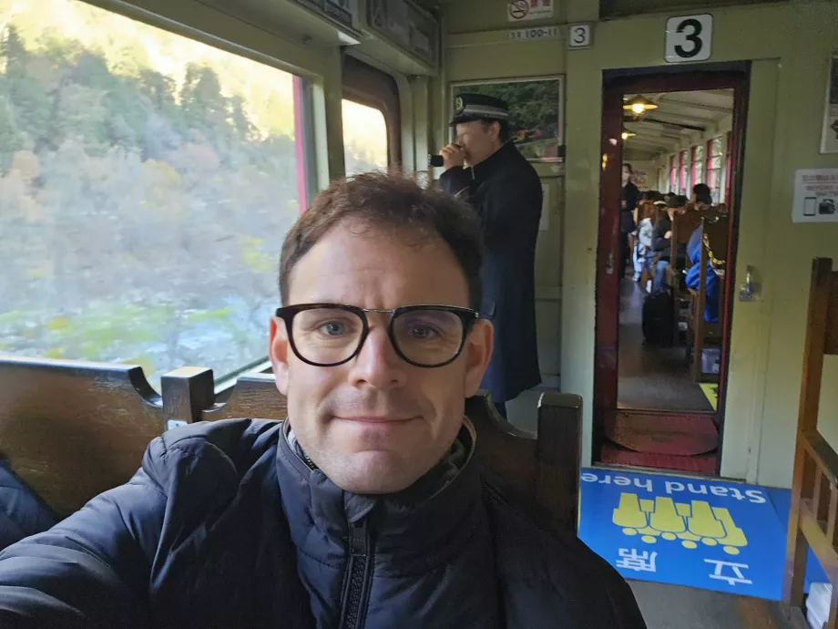 Mina romantilisel Sagano rongil