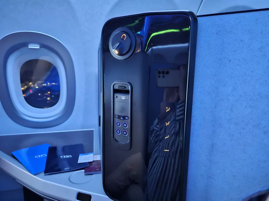 Istmepaneel - istme, valgusti ja IFE juhtimine