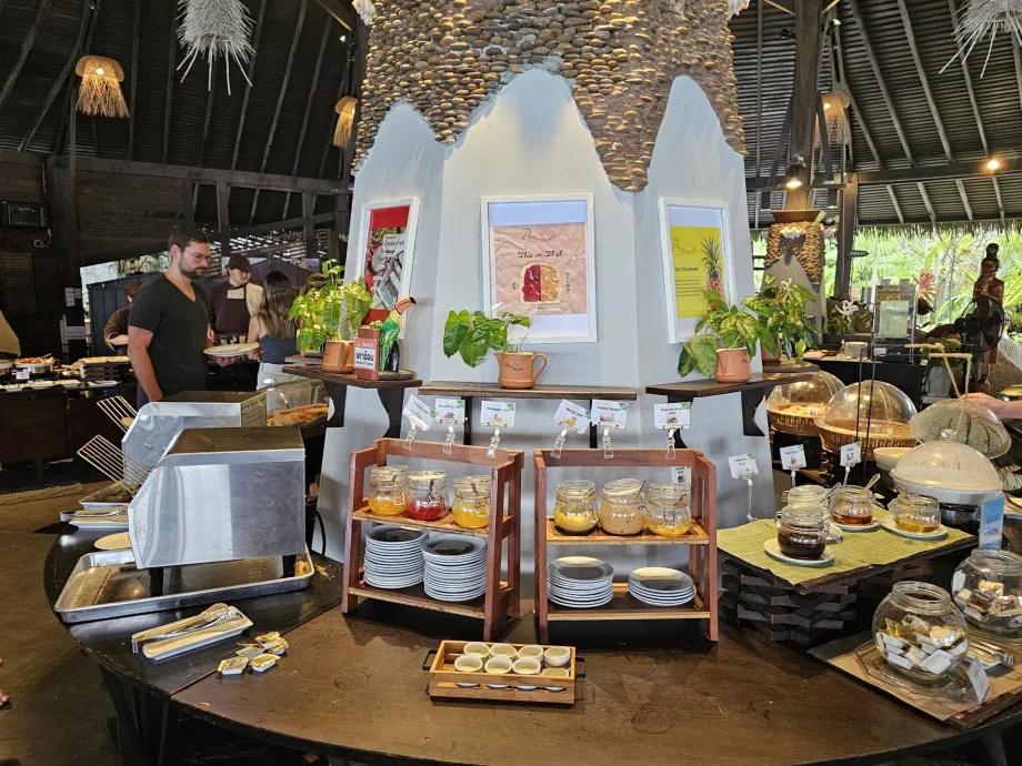 Hommikusöök: moosid ja marmelaadid