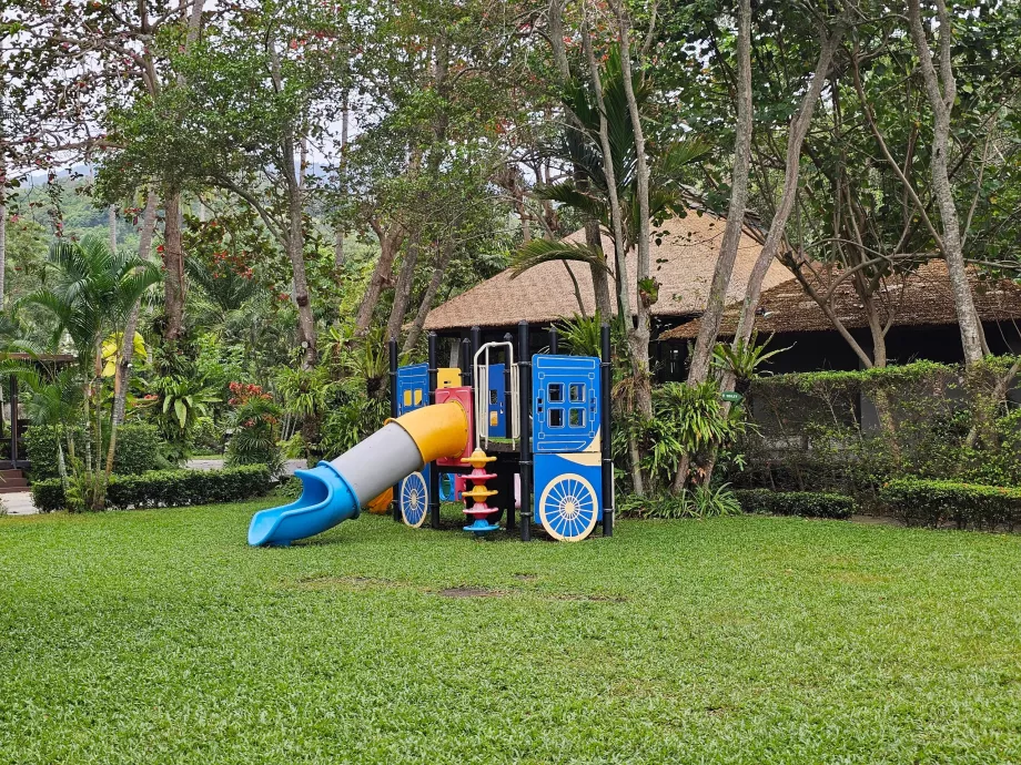 Väike mänguväljak lastele