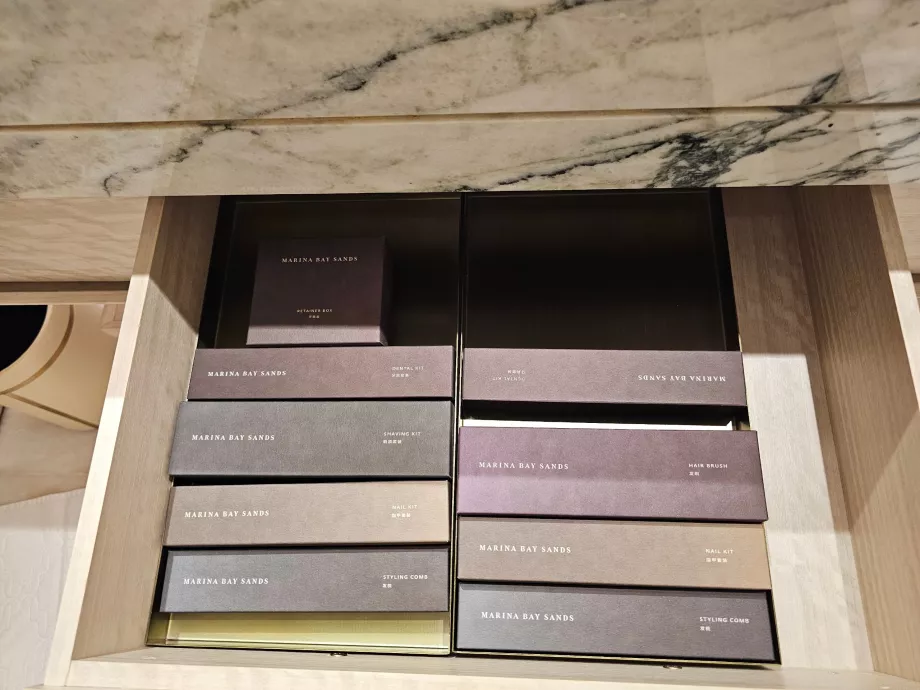 Vannitoas olev mugavuskomplekt