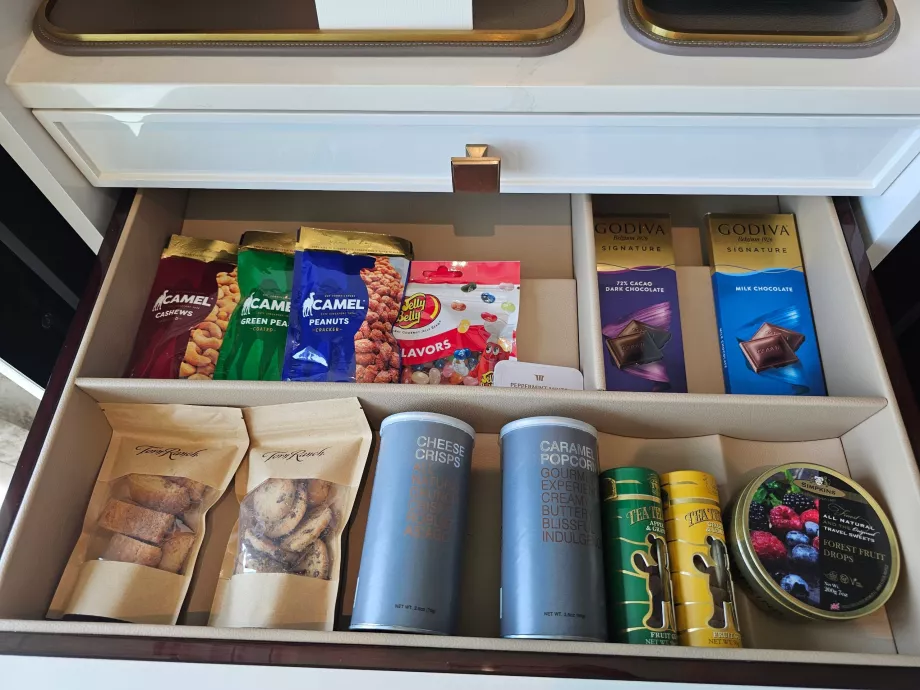 Küpsised, šokolaad ja pähklid