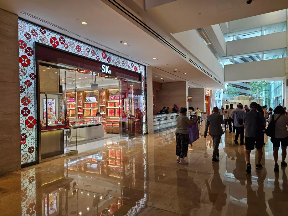 Kauplused hotelli fuajees