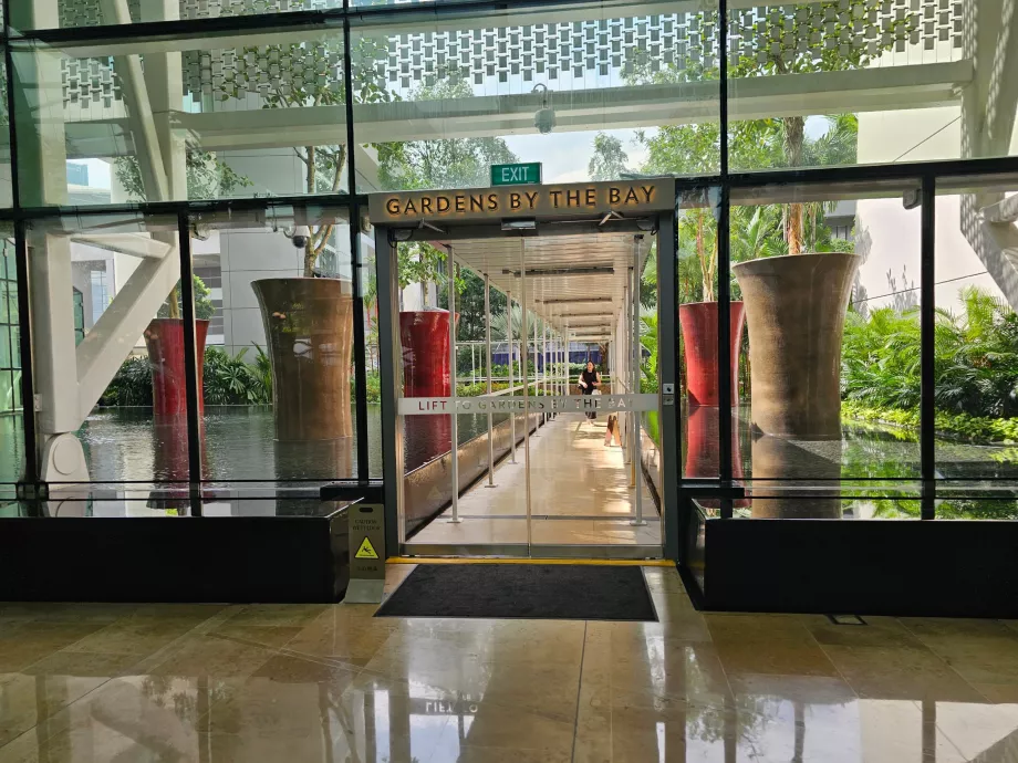 Väljapääs Gardens by the Bay'sse
