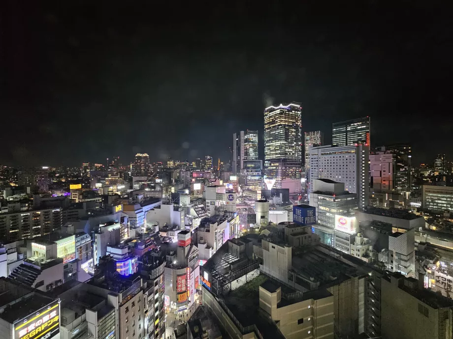 Vaade 18. korruse toast öösel