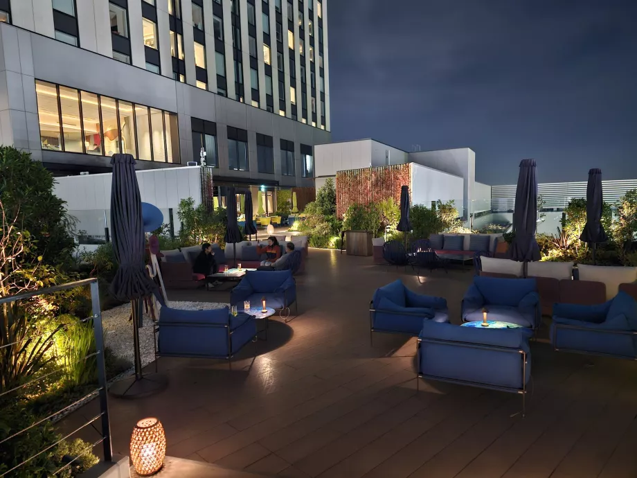 Restorani Galerii 11 väliterrass