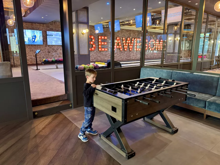 Lauajalgpall ja bowling Snowbeeris