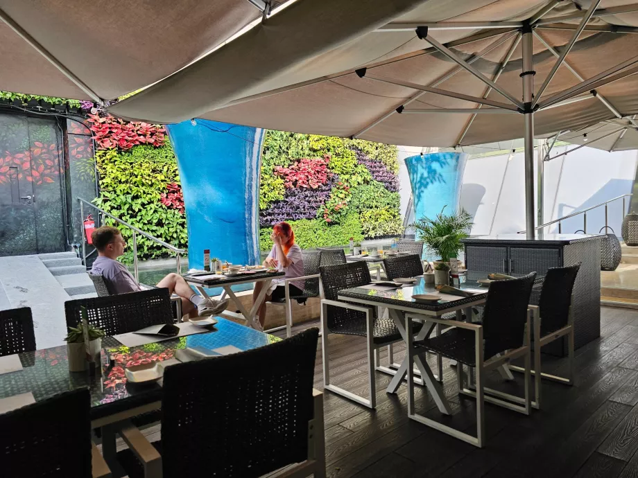 Hommikusöök restoranis Rise