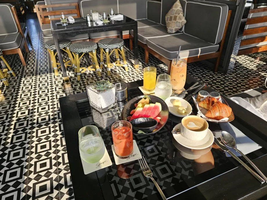 Hommikusöök Spago baaris