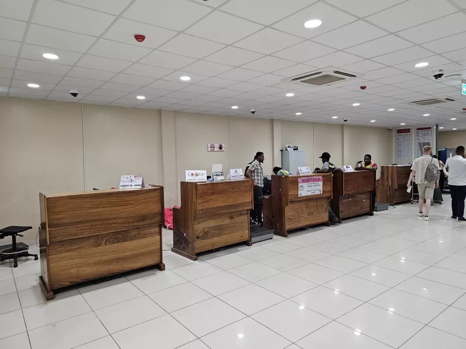 Terminal 2B, registreerimislauad