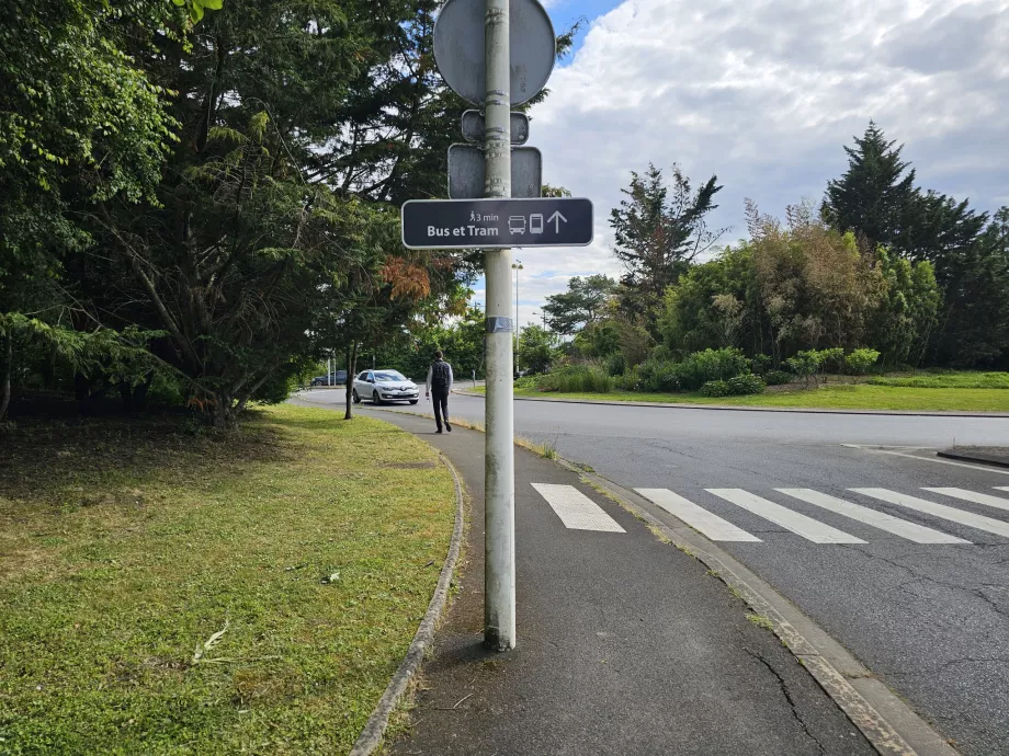 Tee ühistranspordipeatusteni