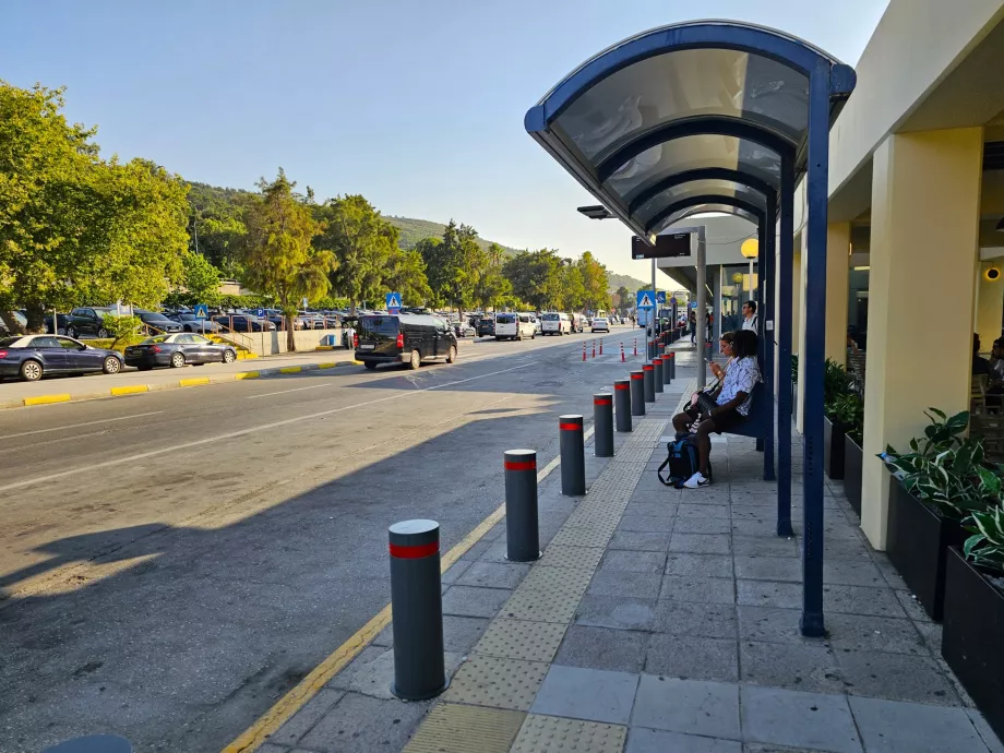 Bussipeatus terminalide vahel