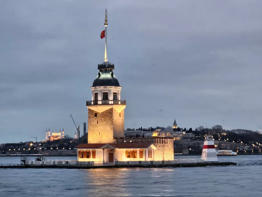 Neitsitorn hämaras