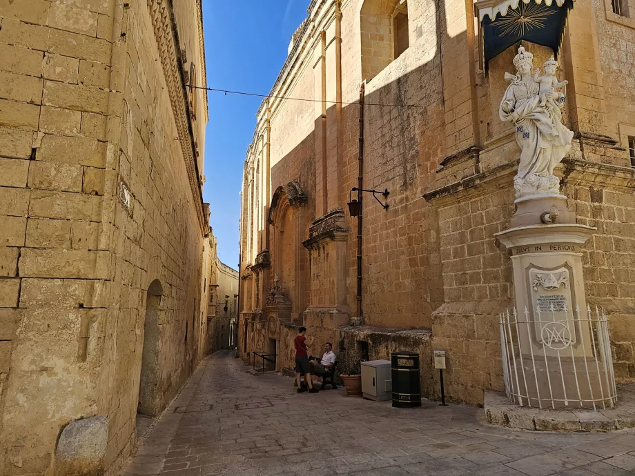 Mdina vanalinna kitsad tänavad