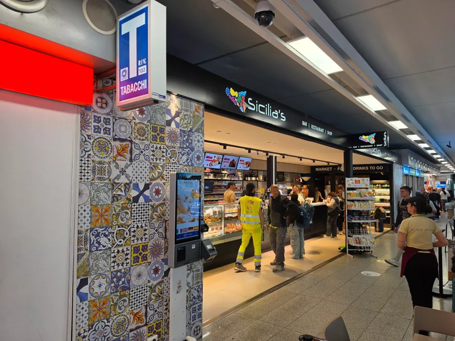 Joogipunktid ja suupisted, terminal A, saabuvate lendude ala (avalik ala)
