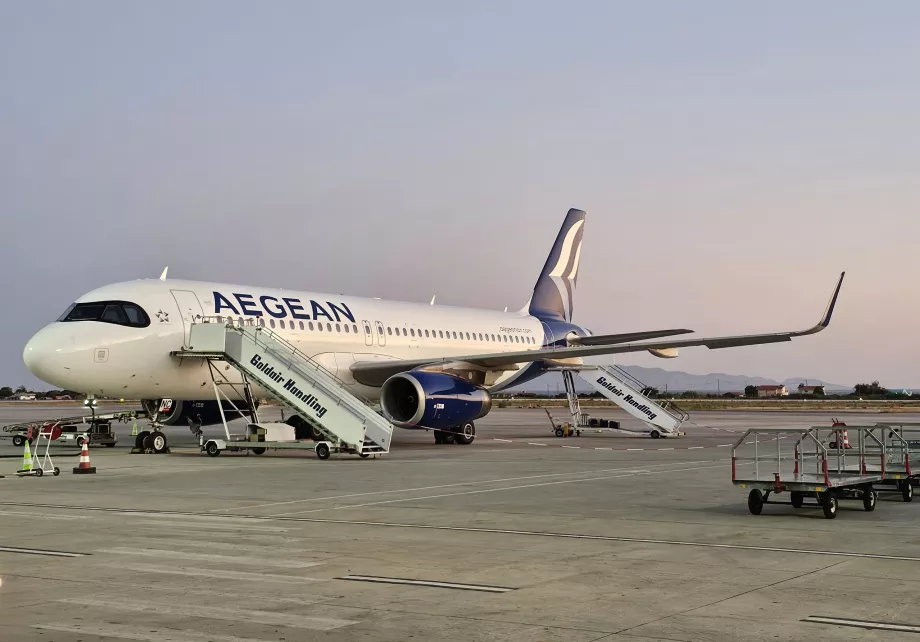 Airbus A320 Rhodose lennujaamas